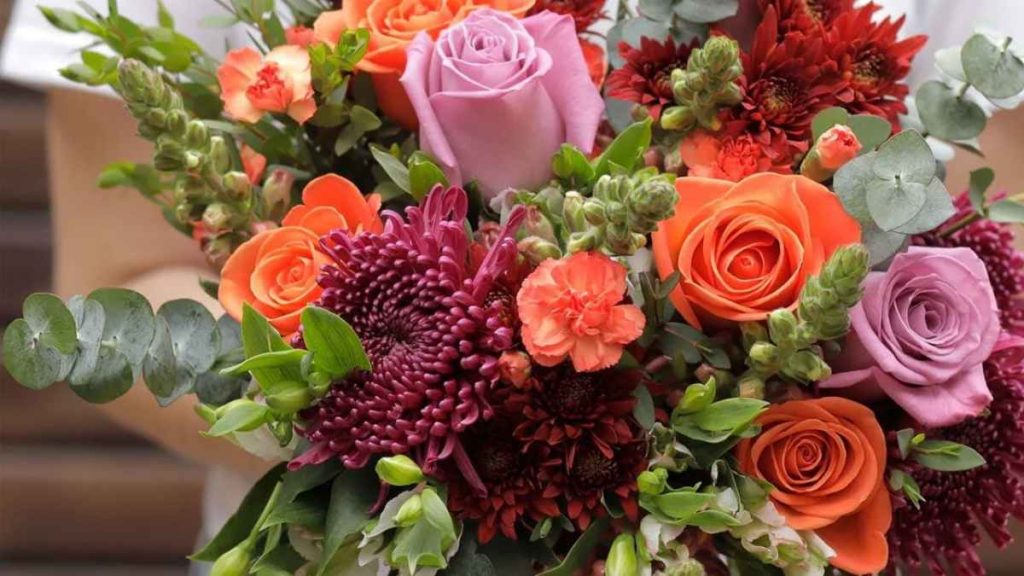 Brighten Your Space with Convenient Monthly Flower Delivery