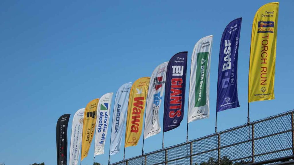 How To Maximize Feather Banners To Advertise Your Business