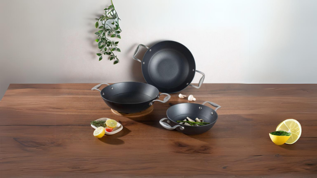 Traditional Cast Iron Kadai vs. Stahl Cast Iron Kadhai