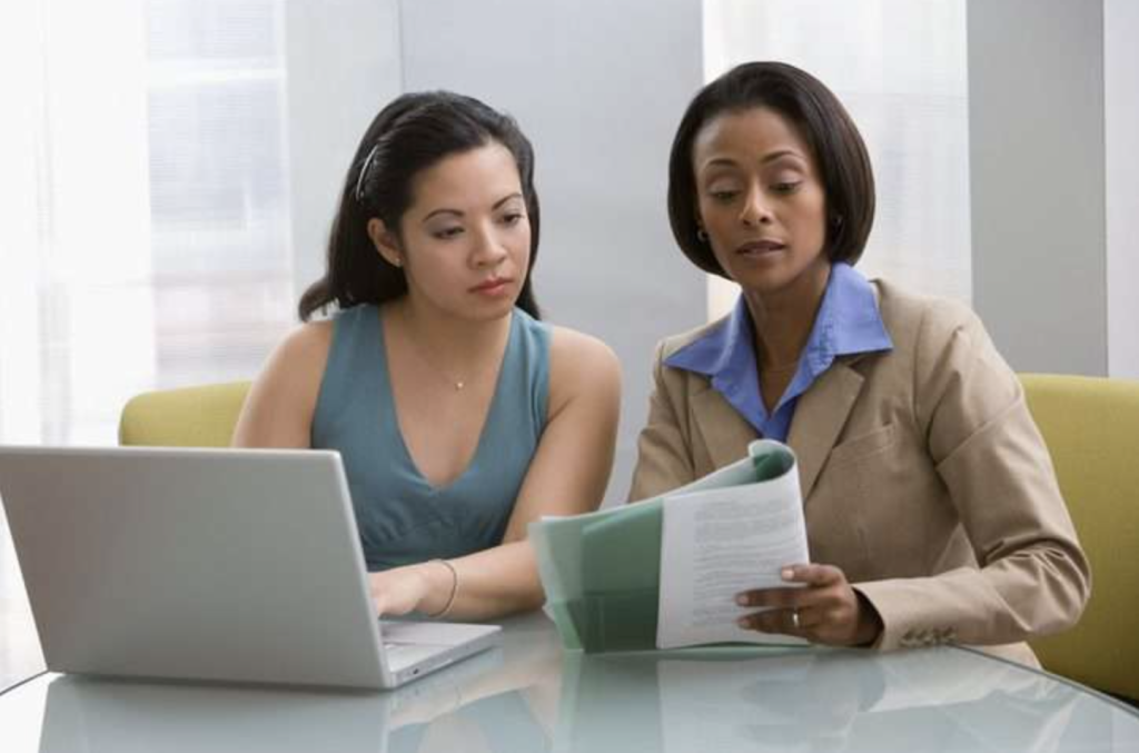 4 Important Factors to Consider When Choosing A Divorce Lawyer