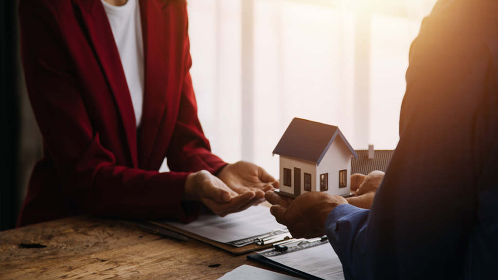Pros & Cons of Using a Mortgage Broker