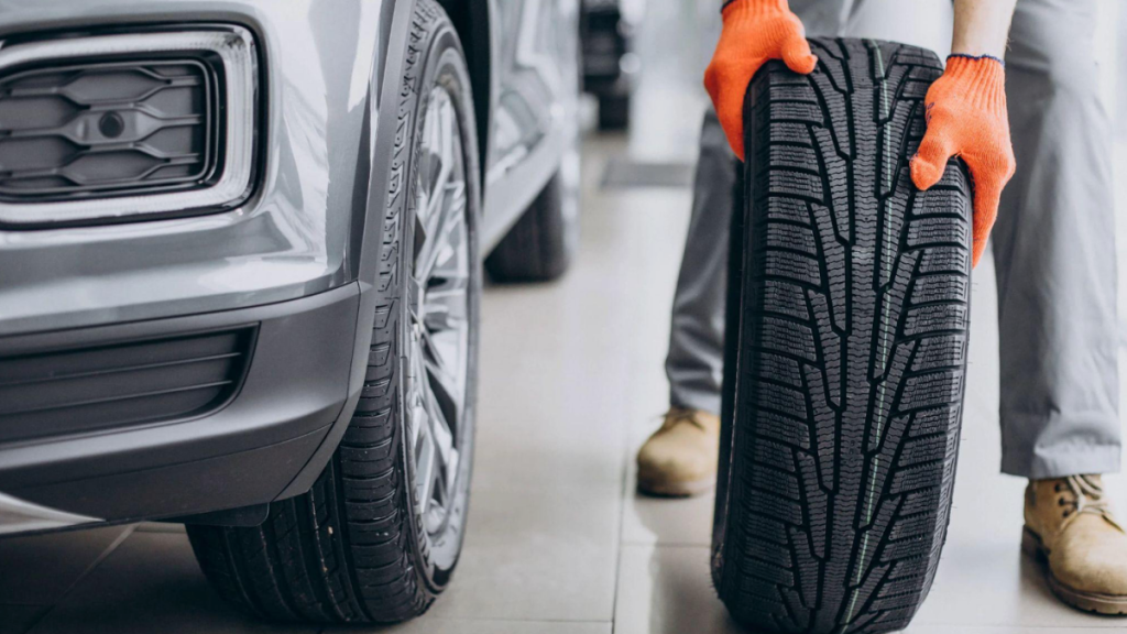 A Guide to Choosing the Right Car Tire and Battery