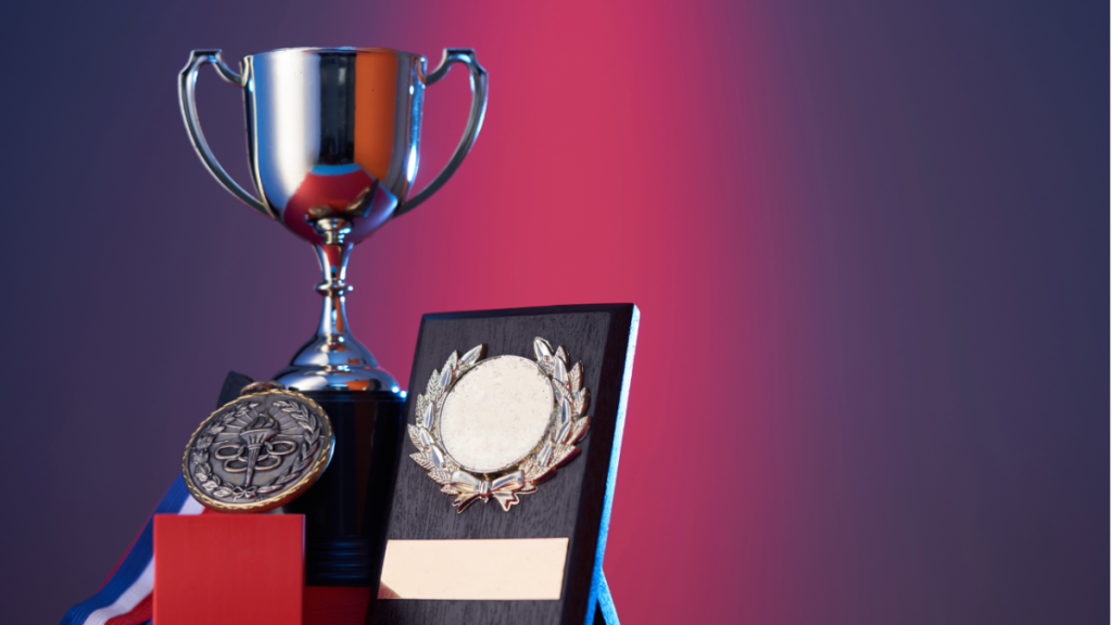How Award Plaques Boost Morale in the Workplace