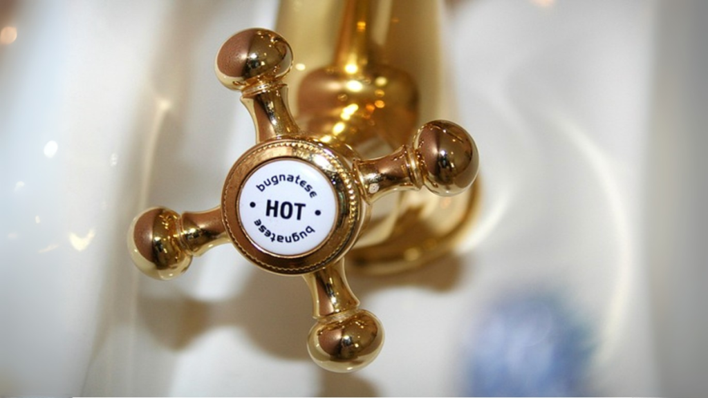 5 Clear Signs that Indicate a Faulty Hot Water System