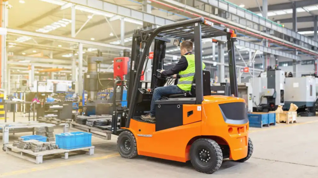 Best Practices for Efficient Forklift Operation in Small Warehouses